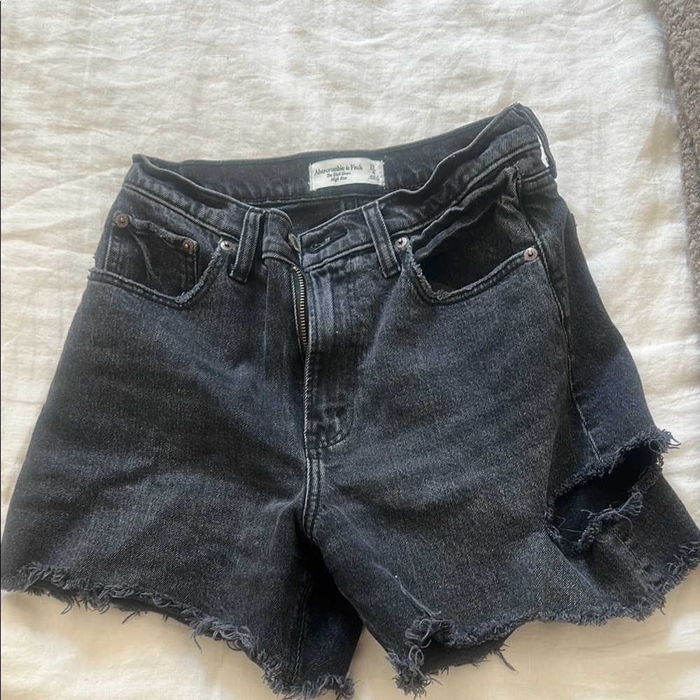 Abercrombie & Fitch Black The Dad Short High Rise